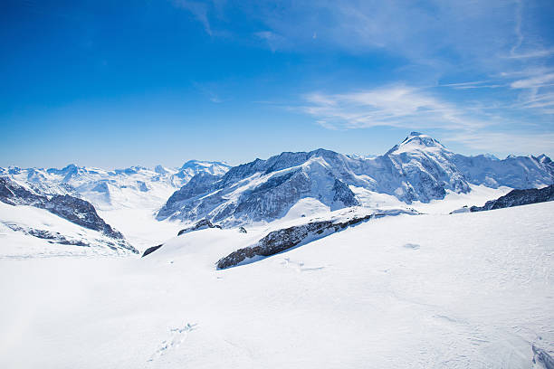 スイスアルプス山脈の空中写真 - european alps jungfrau switzerland mountain ストックフォトと画像