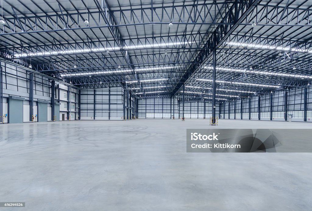 Innere leere Lagerhalle - Lizenzfrei Boden Stock-Foto