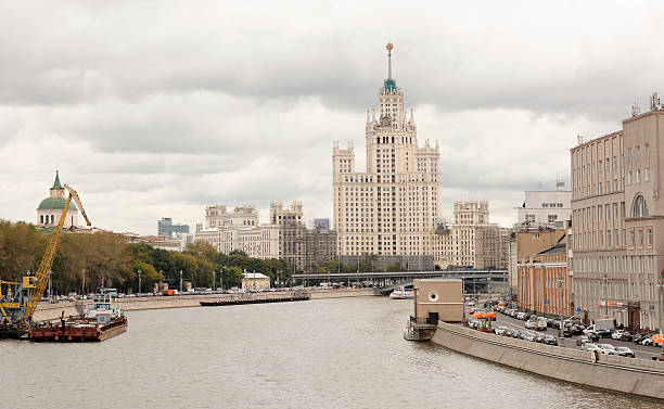 terraplén kotelnicheskaya: casa 1/15 - kotelnicheskaya fotografías e imágenes de stock