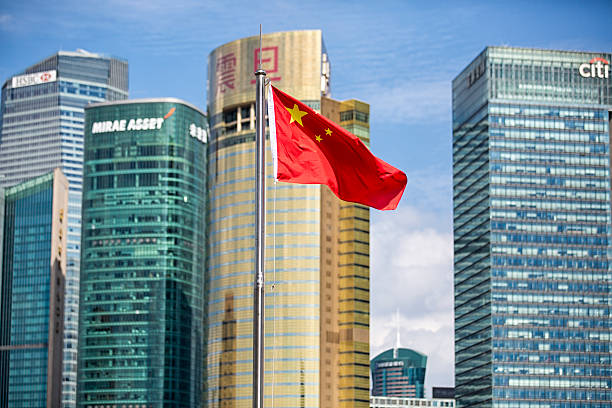гражданская ландшафт шанхая луджиацуй китая национальные флаги - пекин стоковые фото и изображения