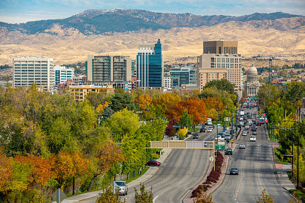 istock Autumn colored trees on a main street Boise Idaho 616862376