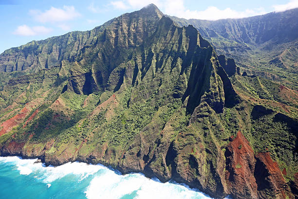 istock Mountains of Na Pali coast 616880222