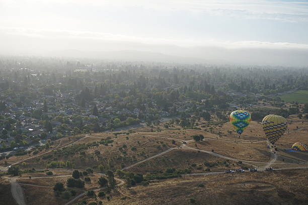 hot air balloon in napa - hot air balloon california napa napa valley imagens e fotografias de stock