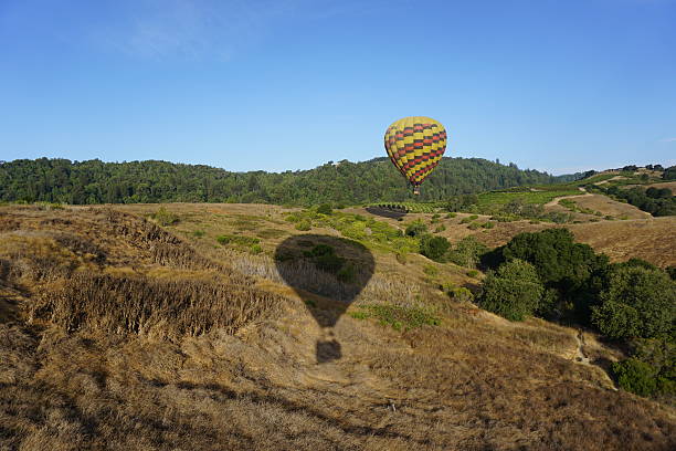 ナパの熱気球 - hot air balloon california napa napa valley ストックフォトと画像