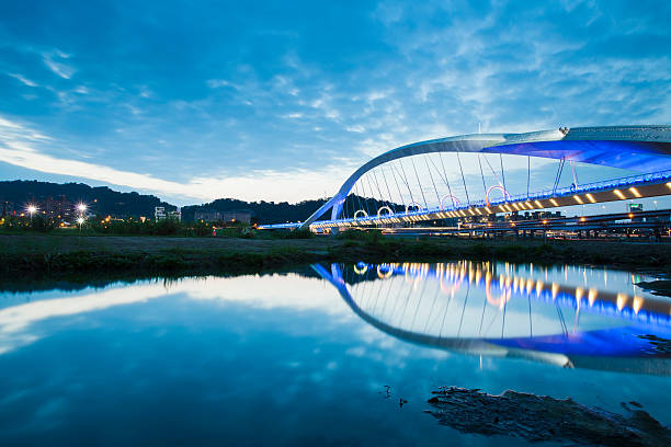 istock THE TAIPEI SUNSHINE BRIDGE 617357368