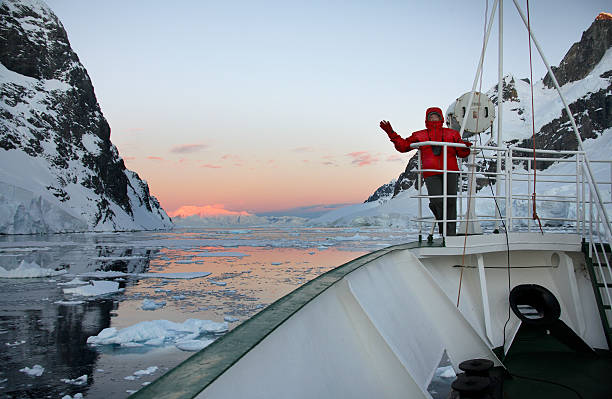 istock Midnight Sun - Lamaire Channel - Antarctica 617391846
