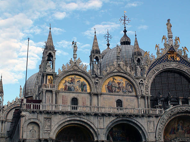 istock Saint Mark's Basilica Building Exterior Scene In Venice 617568120