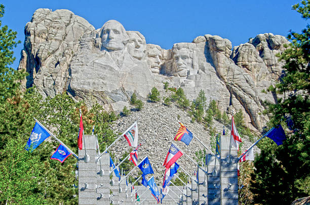 istock Mount Rushmore and the Avenue of Flags 617568716