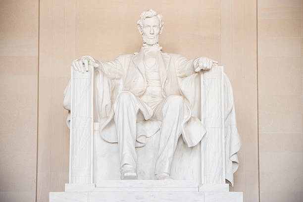 istock Washington DC: The Lincoln Memorial 617575330