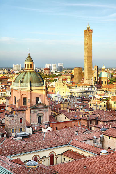 bologna - torre degli asinelli - fotografias e filmes do acervo