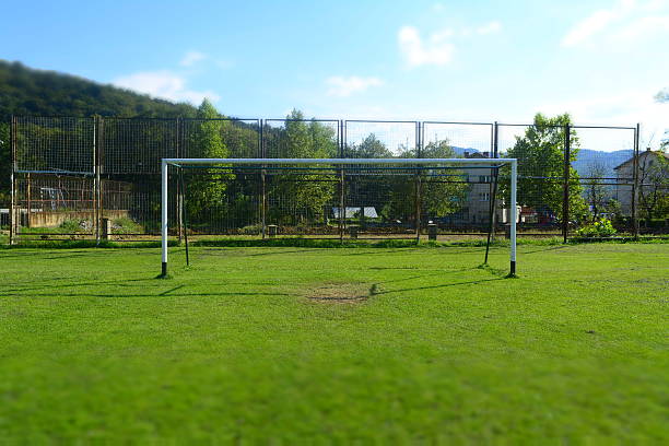 フットバルゴール, フィールド - football goal post goal post american football football field ストックフォトと画像