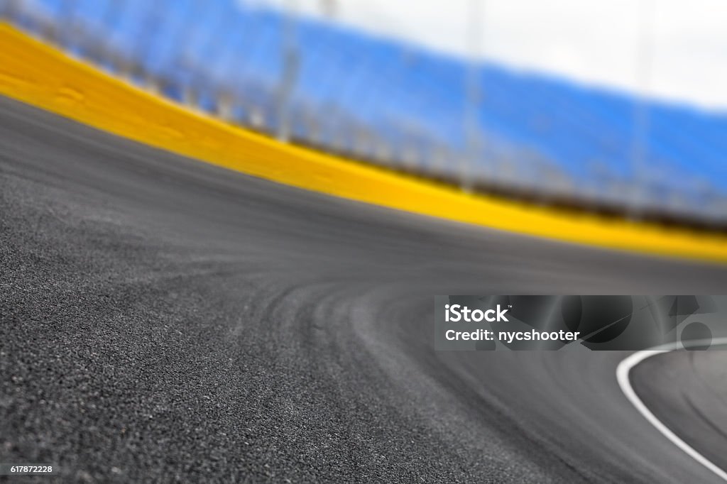 Piste de course tourner sur un speedway à moteur - Photo de Stock Car libre de droits