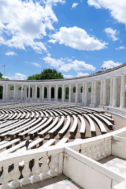 Arlington Memorial Amphitheatre in DC Arlington National Cemetery is the most iconic military cemetery in the US memorial amphitheater stock pictures, royalty-free photos & images