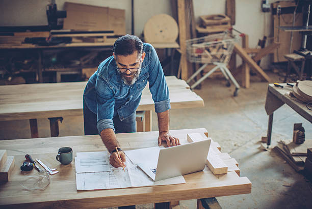 przegląd szczegóły projektu - carpenter carpentry craft skill zdjęcia i obrazy z banku zdjęć