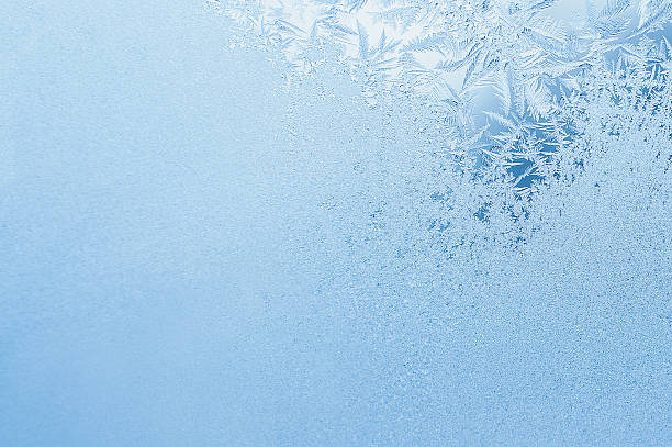 冬の背景、フロストオンウィンドウ - 氷晶 ストックフォトと画像