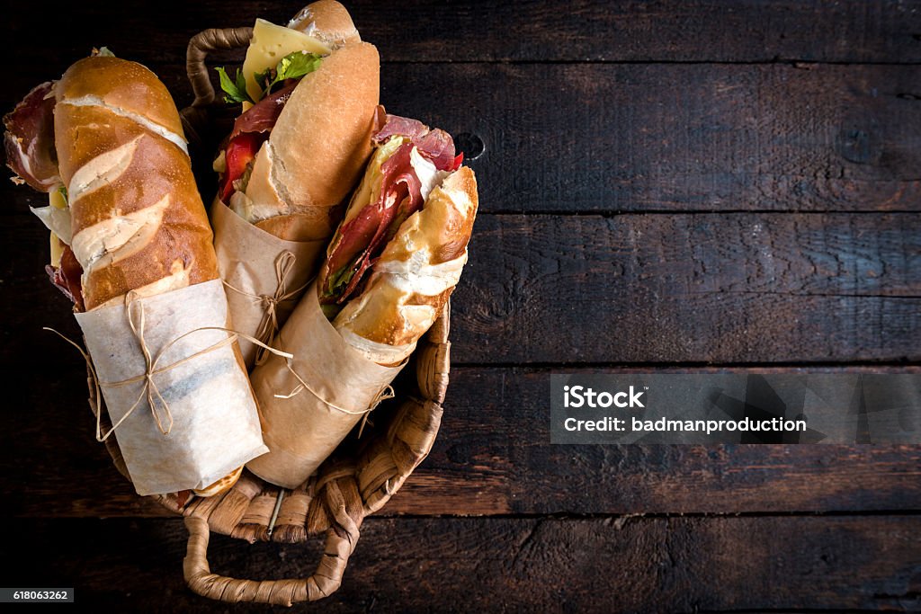 Sandwiches in the basket - Royaltyfri Sandwich Bildbanksbilder