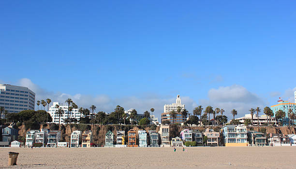 häuser in santa monica beach - santa monica beach california house stock-fotos und bilder