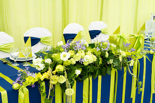 mesa de bodas  - table wedding flower bow fotografías e imágenes de stock