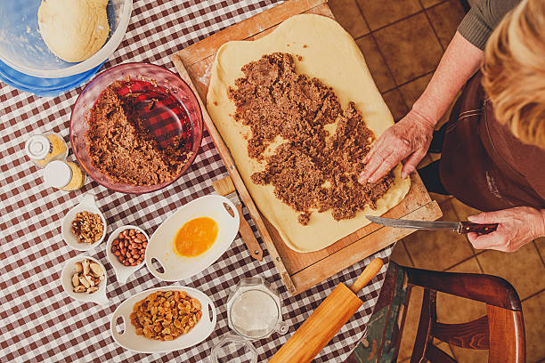 Spreading stuffing for potica