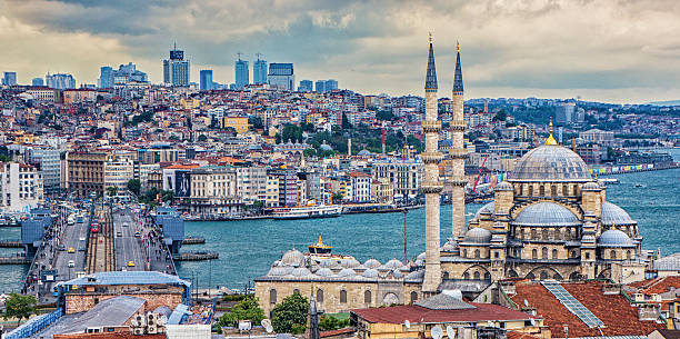 mezquita nueva en instanbul - sharia fotografías e imágenes de stock