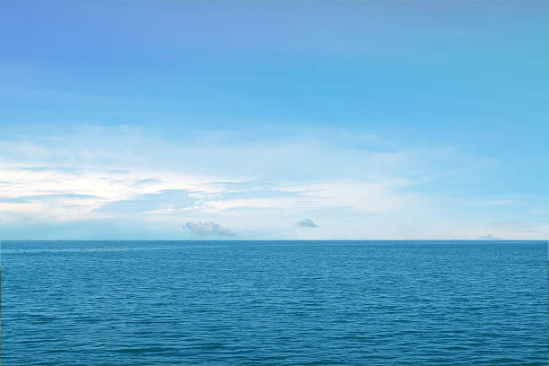 mar azul, fondo del océano - cloud cloudscape above pattern fotografías e imágenes de stock