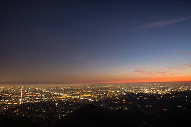 istock Dusk over Los Angeles 618319580