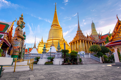 Wat Phra Kaew antigua templo de bangkok Tailandia photo
