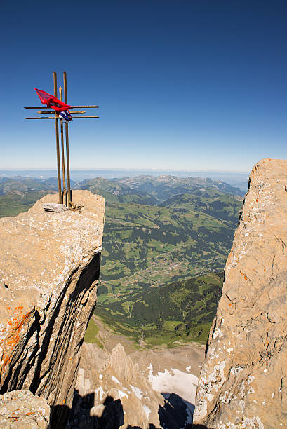 dents du midi summit - summit cross imagens e fotografias de stock