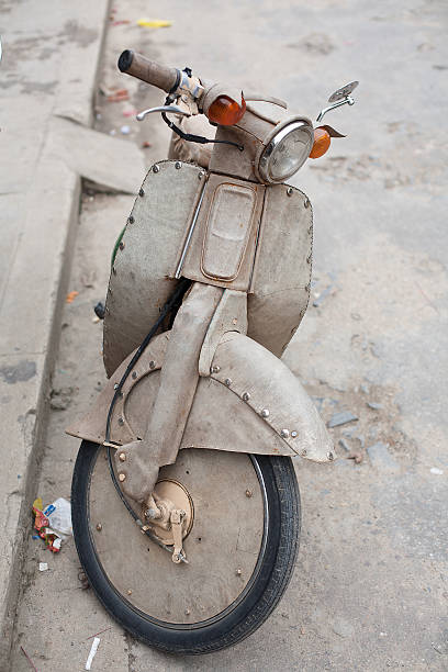 istock Scooter Hoi An Vietnam 618333898