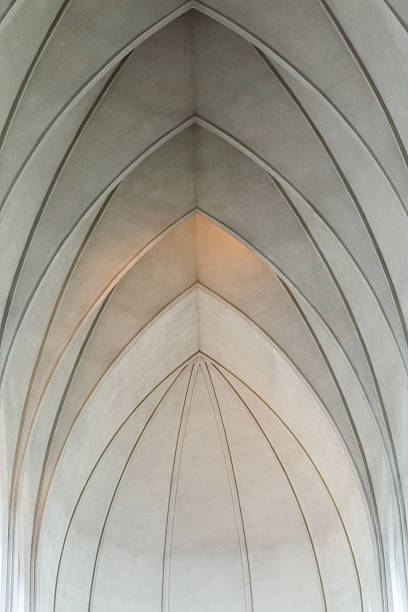 istock Iconic Lutheran Church in Reykjavik 618339328