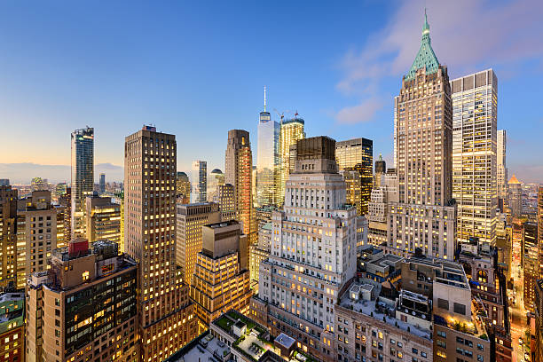 distrito federal de nova york - manhattan skyline downtown district night - fotografias e filmes do acervo