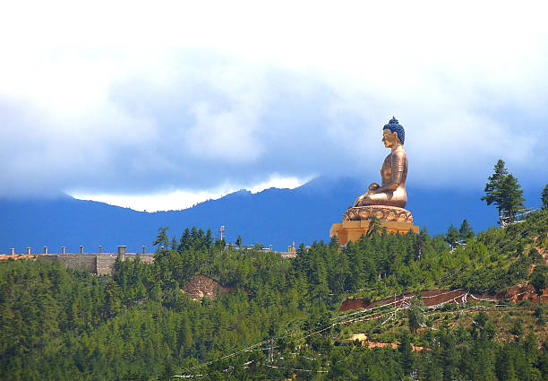 statua di buddha dordenma - beleive foto e immagini stock