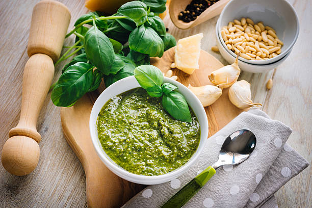 sos pesto  - pesto sauce italian culture pine nut photography zdjęcia i obrazy z banku zdjęć