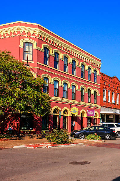 Stores on Centre Street in downtown Fernandina Beach City, Florida Fernandina Beach, FL, USA - September 7, 2016: Stores on Centre Street in downtown Fernandina Beach City in Florida fernandina beach stock pictures, royalty-free photos & images