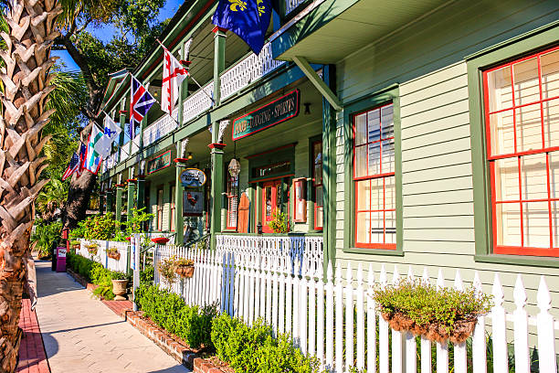 Florida House Inn on 3rd Street, Fernandina Beach City, Florida Fernandina Beach, FL, USA - September 7, 2016: Florida House Inn on S 3rd Street in the historic district of Fernandina Beach City in Florida fernandina beach stock pictures, royalty-free photos & images