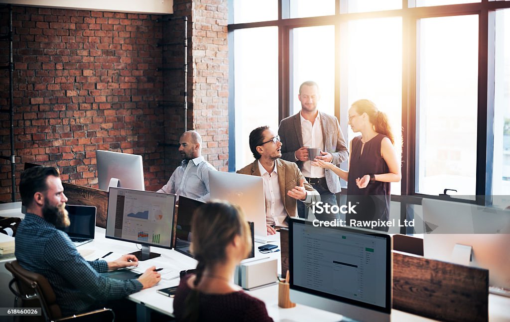 Affaires équipe discuter de Concept d'entreprise - Photo de Tableau de bord libre de droits