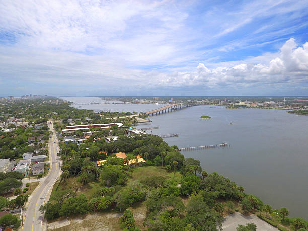 río st. johns aéreo - saint johns river fotografías e imágenes de stock