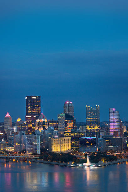 istock Evening In Pittsburgh Pennsylvania 618552222