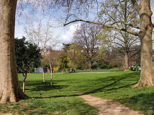 istock Paris Monceau park in the spring 618617474
