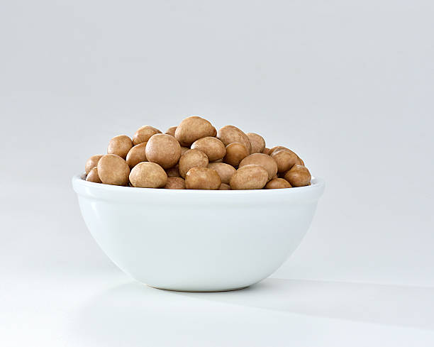 istock Japanese peanut pot on white background 618619740