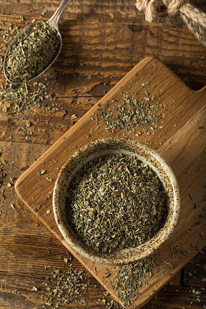 istock Raw Organic Dry Basil Seasoning 618628732