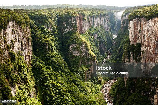 Itaimbezinho Canyon Cliffs In Southern Brazil Stock Photo - Download Image Now - Santa Catarina - Brazil, Rio Grande do Sul State, Canyon
