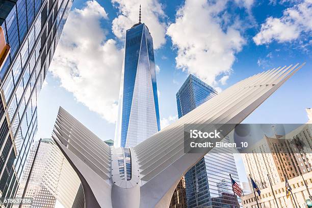 Torre Della Libertà E Oculo - Fotografie stock e altre immagini di World Trade Center Transportation Hub - World Trade Center Transportation Hub, New York - Città, One World Trade Center