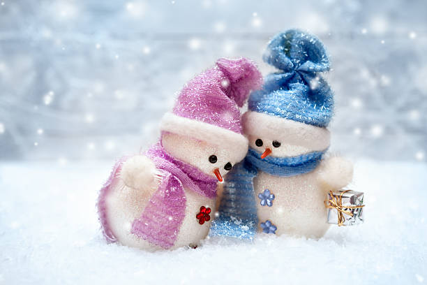 istock Snowmen love couple 618653764