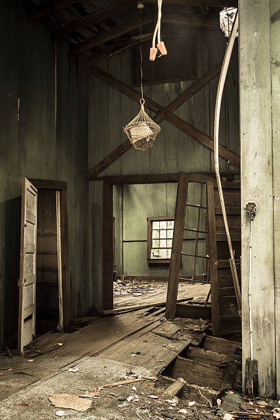 istock Abandoned Smoky Mountain Cabin 618755636