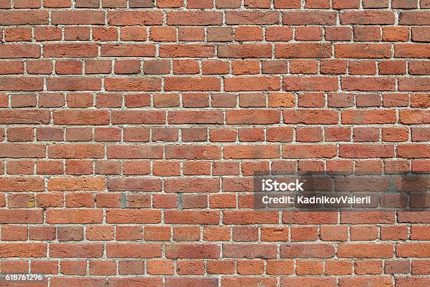 Wall From Bricks 照片檔及更多 磚牆 照片 - 磚牆, 商業金融與工業, 建築業
