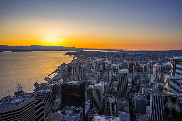 istock Beautiful sunset over the city. Seattle at night 618766608