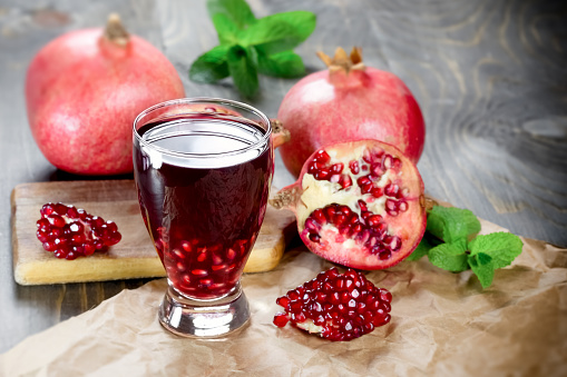 Vinegar water and pomegranate
