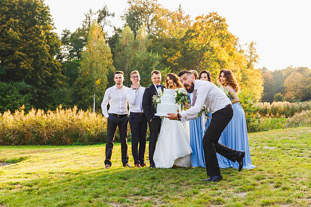 istock Loser drops the wedding cake 618870506