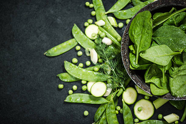 きれいな食事と健康的な食事緑の野菜 - salad fruit lettuce spring ストックフォト��と画像